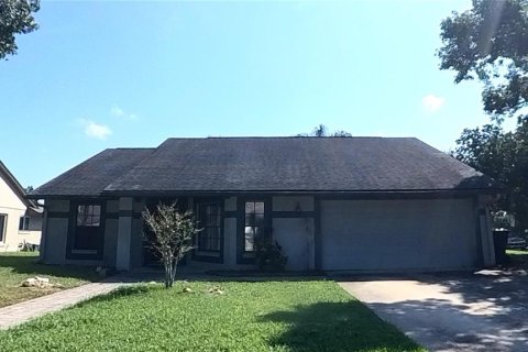 House in Oviedo, Florida 3 bedrooms, 161.84 sq.m. № 1379423 - photo 1