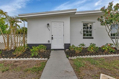 Villa ou maison à vendre à Port Charlotte, Floride: 3 chambres, 97.92 m2 № 1361017 - photo 4