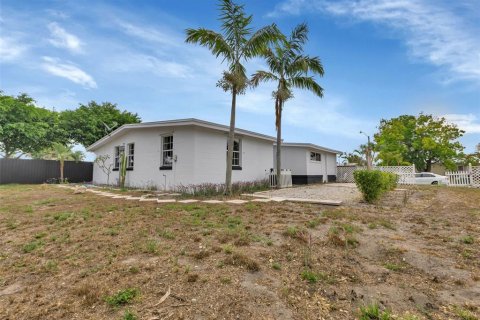 Villa ou maison à vendre à Port Charlotte, Floride: 3 chambres, 97.92 m2 № 1361017 - photo 22