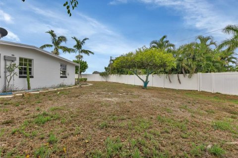 Villa ou maison à vendre à Port Charlotte, Floride: 3 chambres, 97.92 m2 № 1361017 - photo 24