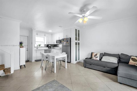 Touwnhouse à vendre à Key Biscayne, Floride: 2 chambres, 81.29 m2 № 1385793 - photo 6