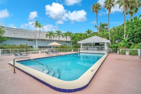 Touwnhouse à vendre à Key Biscayne, Floride: 2 chambres, 81.29 m2 № 1385793 - photo 18