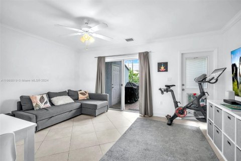 Adosado en venta en Key Biscayne, Florida, 2 dormitorios, 81.29 m2 № 1385793 - foto 2