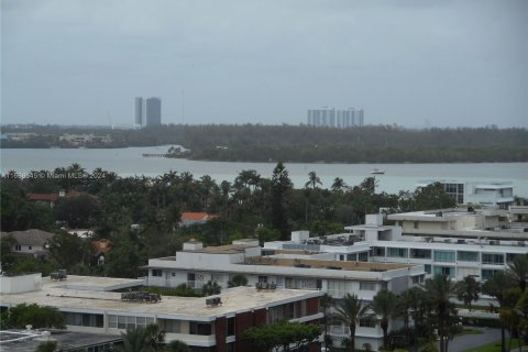 Condominio en venta en Bal Harbour, Florida, 1 dormitorio, 90.86 m2 № 1386272 - foto 5