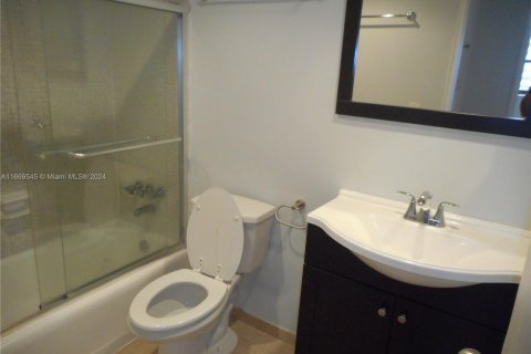 Condominio en venta en Bal Harbour, Florida, 1 dormitorio, 90.86 m2 № 1386272 - foto 9