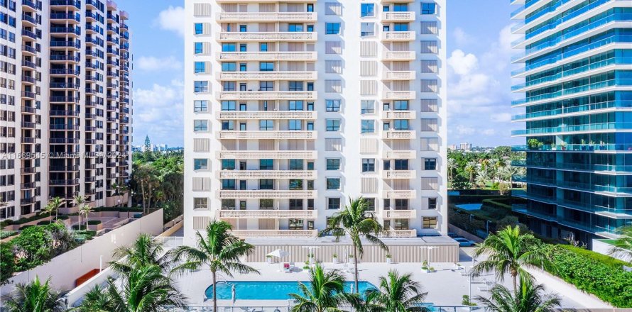 Condominio en Bal Harbour, Florida, 1 dormitorio  № 1386272