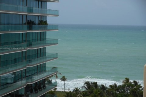 Condominio en venta en Bal Harbour, Florida, 1 dormitorio, 90.86 m2 № 1386272 - foto 2