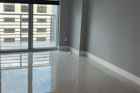 Condo in Miami, Florida, 2 bedrooms  № 1386274 - photo 4