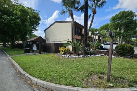 Touwnhouse à vendre à Pembroke Pines, Floride: 3 chambres, 149.76 m2 № 1222773 - photo 21