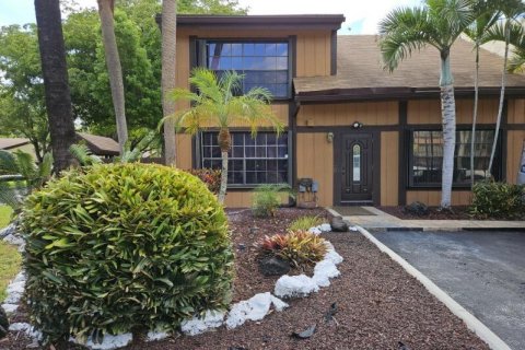 Townhouse in Pembroke Pines, Florida 3 bedrooms, 149.76 sq.m. № 1222773 - photo 19