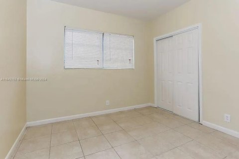 House in Fort Lauderdale, Florida 3 bedrooms, 145.02 sq.m. № 1345805 - photo 17