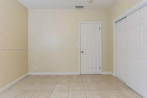 House in Fort Lauderdale, Florida 3 bedrooms, 145.02 sq.m. № 1345805 - photo 16