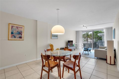 Copropriété à vendre à Miami Beach, Floride: 2 chambres, 90.12 m2 № 1345721 - photo 2