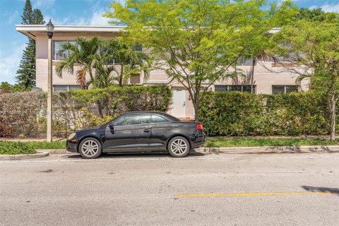 Villa ou maison à louer à Miami Beach, Floride: 2 chambres, 92.9 m2 № 1345722 - photo 24