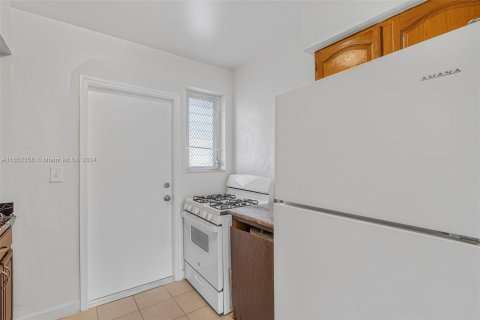 House in Miami Beach, Florida 2 bedrooms, 92.9 sq.m. № 1345722 - photo 2