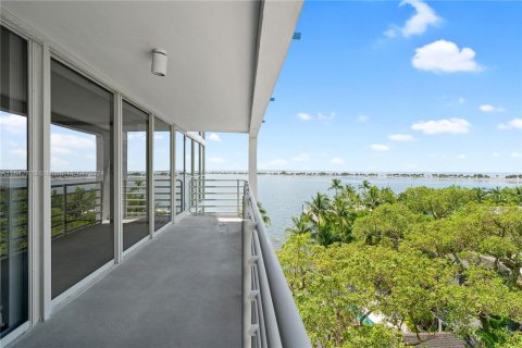 Condo in Miami, Florida, 3 bedrooms  № 1345804 - photo 14