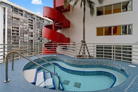 Condo in Miami, Florida, 3 bedrooms  № 1345804 - photo 30