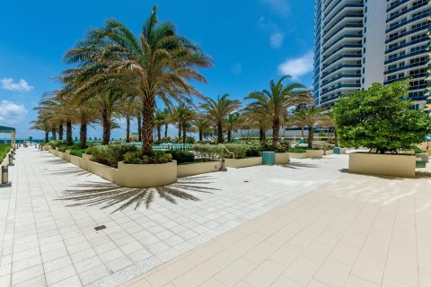 Condominio en venta en Hollywood, Florida, 1 dormitorio, 77.57 m2 № 1182525 - foto 29