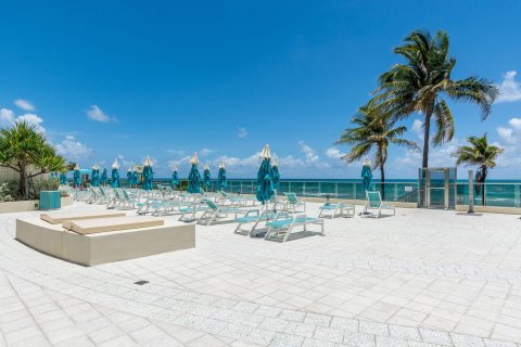 Condo in Hollywood, Florida, 1 bedroom  № 1182525 - photo 24