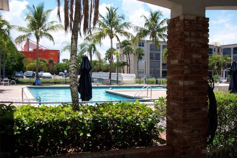 Condominio en venta en Dania Beach, Florida, 1 dormitorio, 78.97 m2 № 1182526 - foto 19