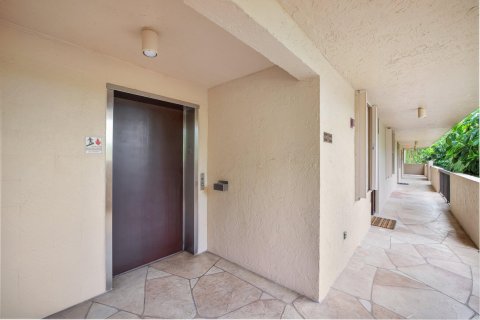 Condo in Coconut Creek, Florida, 2 bedrooms  № 1182527 - photo 27