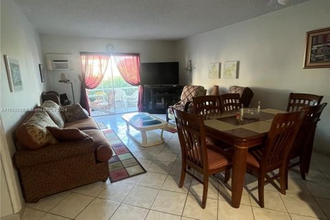 Copropriété à vendre à Miami, Floride: 2 chambres, 89.19 m2 № 1387837 - photo 3