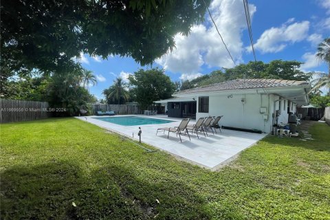 Casa en alquiler en North Miami, Florida, 3 dormitorios, 246.19 m2 № 1387795 - foto 5