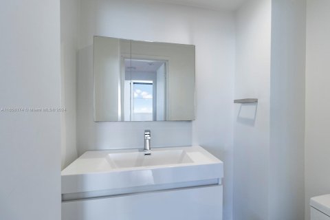 Condominio en venta en Miami Beach, Florida, 1 dormitorio, 79.52 m2 № 1387836 - foto 20