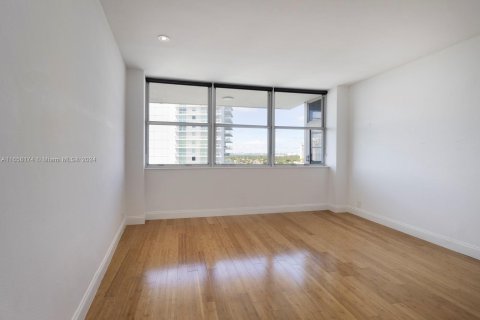 Condominio en venta en Miami Beach, Florida, 1 dormitorio, 79.52 m2 № 1387836 - foto 19