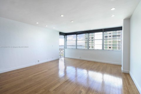 Condominio en venta en Miami Beach, Florida, 1 dormitorio, 79.52 m2 № 1387836 - foto 11