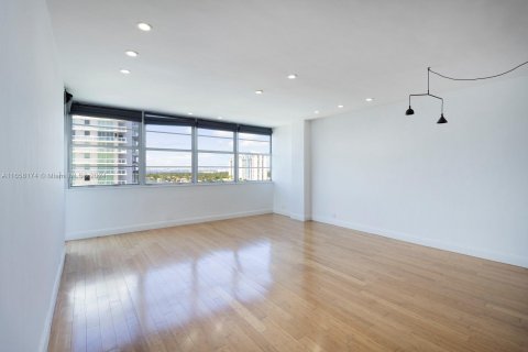 Condominio en venta en Miami Beach, Florida, 1 dormitorio, 79.52 m2 № 1387836 - foto 9