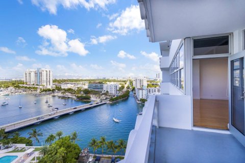 Condominio en venta en Miami Beach, Florida, 1 dormitorio, 79.52 m2 № 1387836 - foto 2