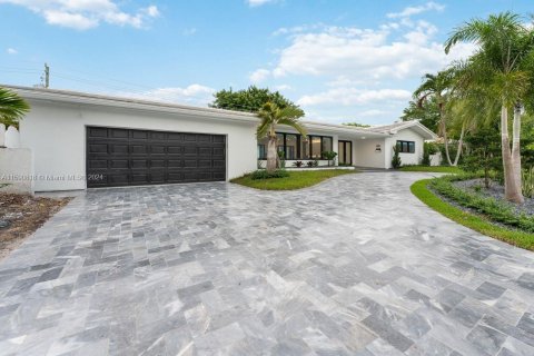 Villa ou maison à vendre à Coral Gables, Floride: 4 chambres, 248.51 m2 № 1184084 - photo 18