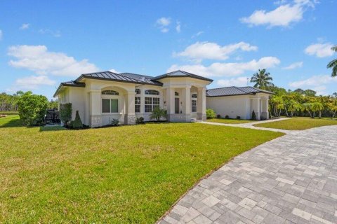 House in Lake Worth, Florida 6 bedrooms, 548.87 sq.m. № 1188755 - photo 24