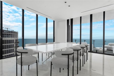 Condominio en venta en Sunny Isles Beach, Florida, 3 dormitorios, 303.05 m2 № 1280954 - foto 14