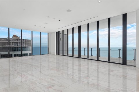 Condominio en venta en Sunny Isles Beach, Florida, 3 dormitorios, 303.05 m2 № 1280954 - foto 11