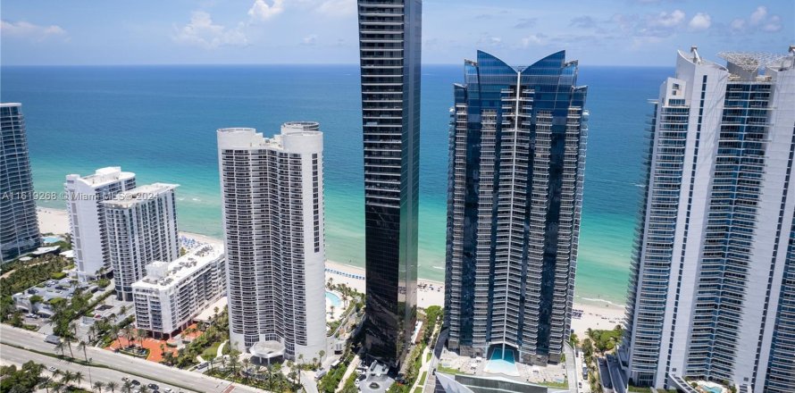 Condo à Sunny Isles Beach, Floride, 3 chambres  № 1280954