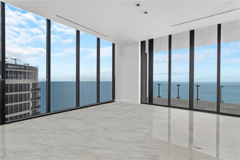 Condominio en venta en Sunny Isles Beach, Florida, 3 dormitorios, 303.05 m2 № 1280954 - foto 15