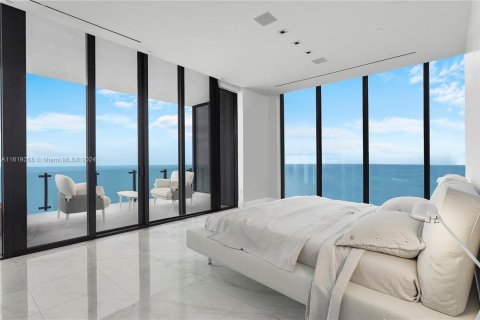 Condominio en venta en Sunny Isles Beach, Florida, 3 dormitorios, 303.05 m2 № 1280954 - foto 22