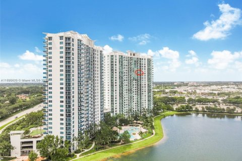 Condominio en venta en Sunrise, Florida, 2 dormitorios, 108.23 m2 № 1180395 - foto 1