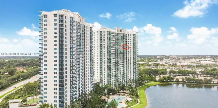 Condo in Sunrise, Florida, 2 bedrooms  № 1180395