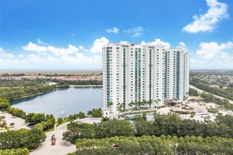 Condominio en venta en Sunrise, Florida, 2 dormitorios, 108.23 m2 № 1180395 - foto 17