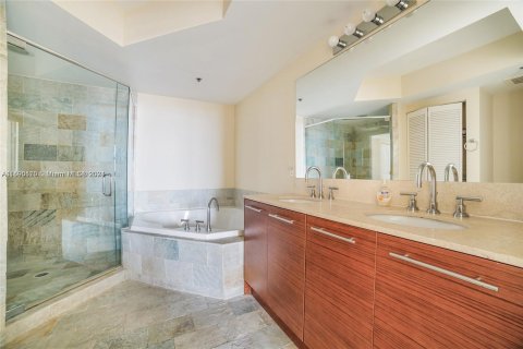 Condo in Sunrise, Florida, 2 bedrooms  № 1180395 - photo 8