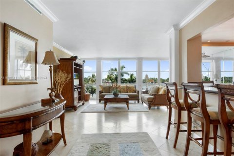 Condo in Miami Beach, Florida, 1 bedroom  № 1180396 - photo 1