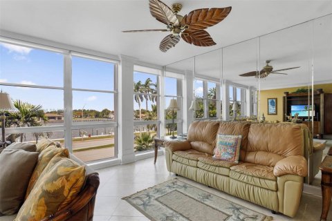 Condominio en venta en Miami Beach, Florida, 1 dormitorio, 117.06 m2 № 1180396 - foto 8