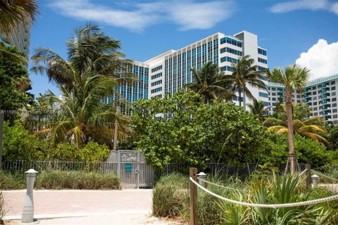 Condominio en venta en Miami Beach, Florida, 1 dormitorio, 117.06 m2 № 1180396 - foto 21