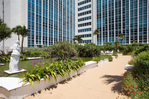 Condominio en venta en Miami Beach, Florida, 1 dormitorio, 117.06 m2 № 1180396 - foto 16