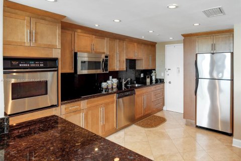 Condo in Miami Beach, Florida, 1 bedroom  № 1180396 - photo 9