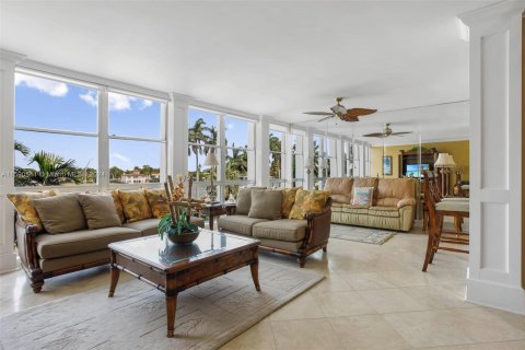 Copropriété à vendre à Miami Beach, Floride: 1 chambre, 117.06 m2 № 1180396 - photo 2