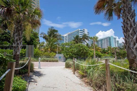 Condominio en venta en Miami Beach, Florida, 1 dormitorio, 117.06 m2 № 1180396 - foto 20